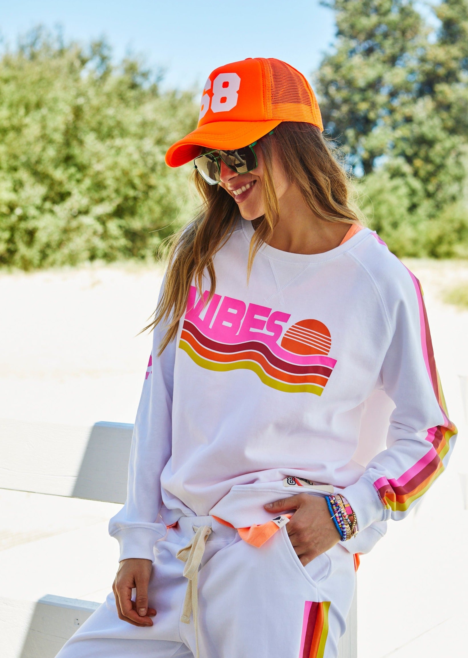 HAMMILL & CO RETRO VIBES WHITE SWEATCAT HAMMILL Hammill & Co