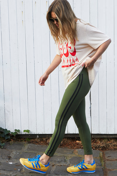 HAMMILL LOGO  V-NECK TEE - NATURAL
