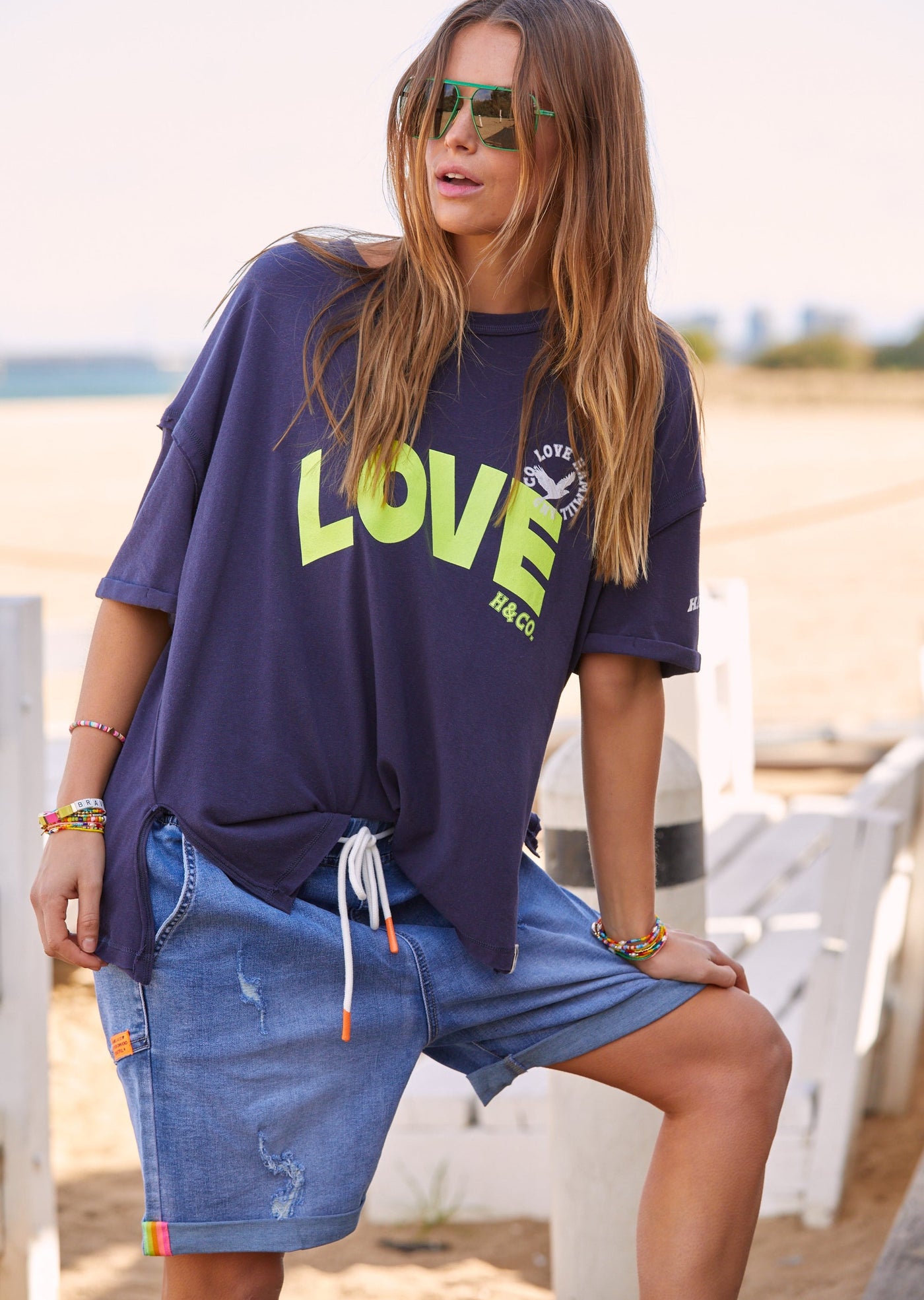 LOVE OVERSIZED TEE WITH SIDE SPLITS - NAVY