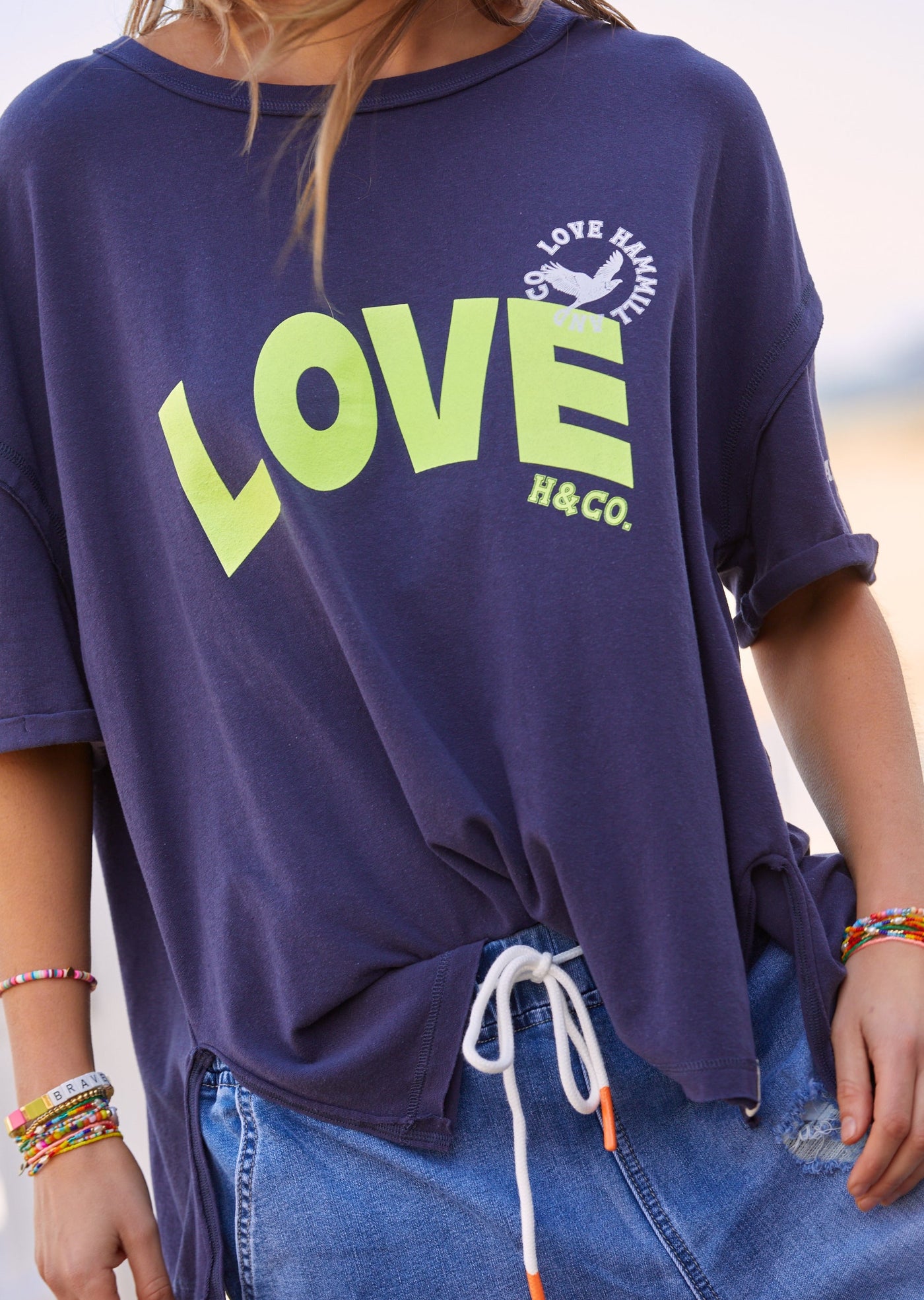 LOVE OVERSIZED TEE WITH SIDE SPLITS - NAVY