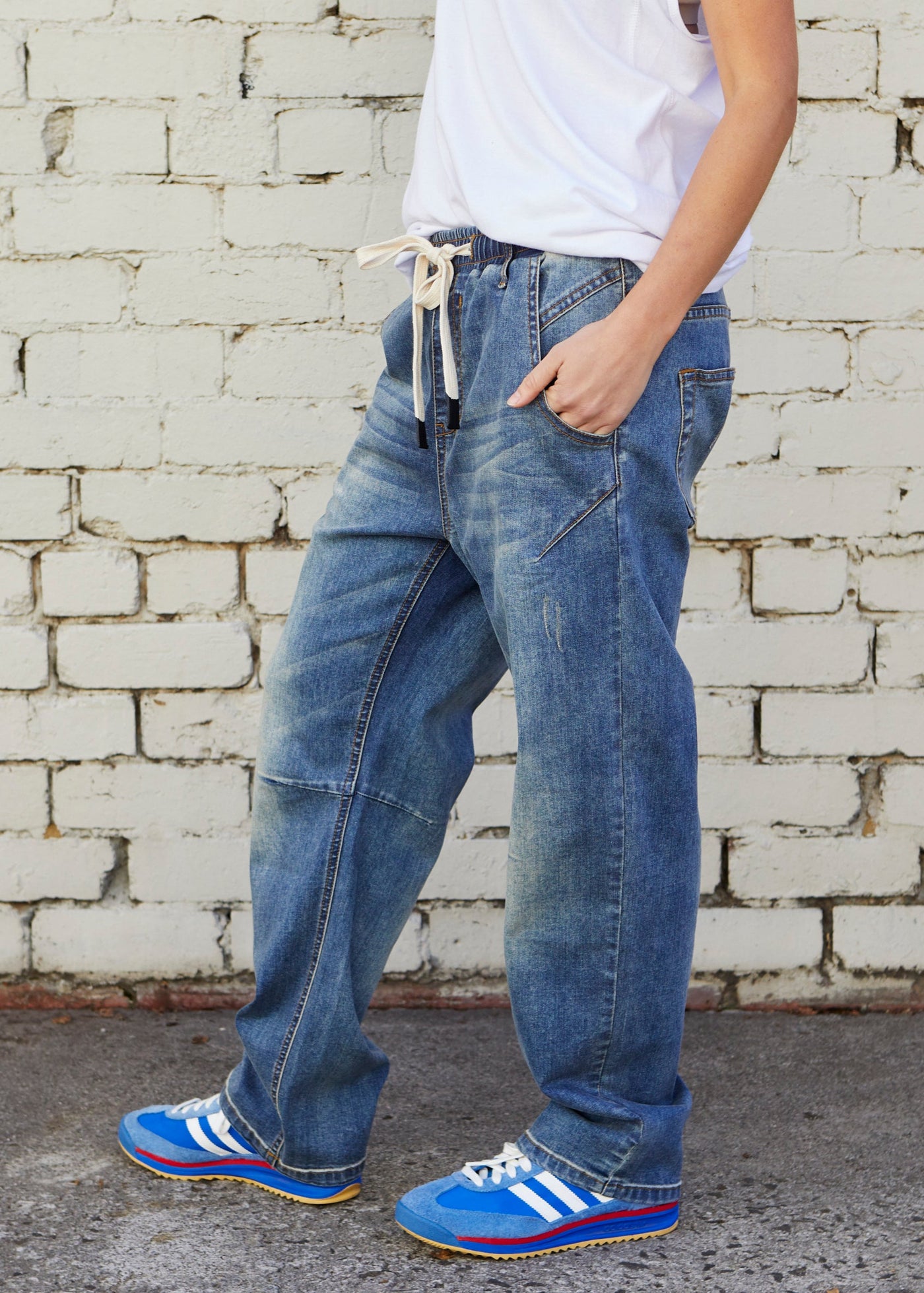Hammill & Co Slip into effortless style with our Dream Fit stretch jean in a worn-in denim! Crafted from ultra soft stretchy denim, these wider leg boyfriend fit jeans offer all day comfort!