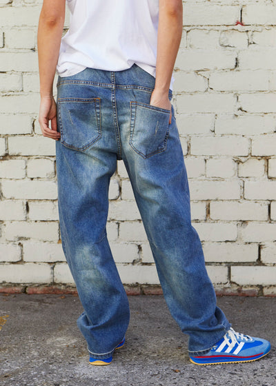 Hammill & Co Slip into effortless style with our Dream Fit stretch jean in a worn-in denim! Crafted from ultra soft stretchy denim, these wider leg boyfriend fit jeans offer all day comfort!