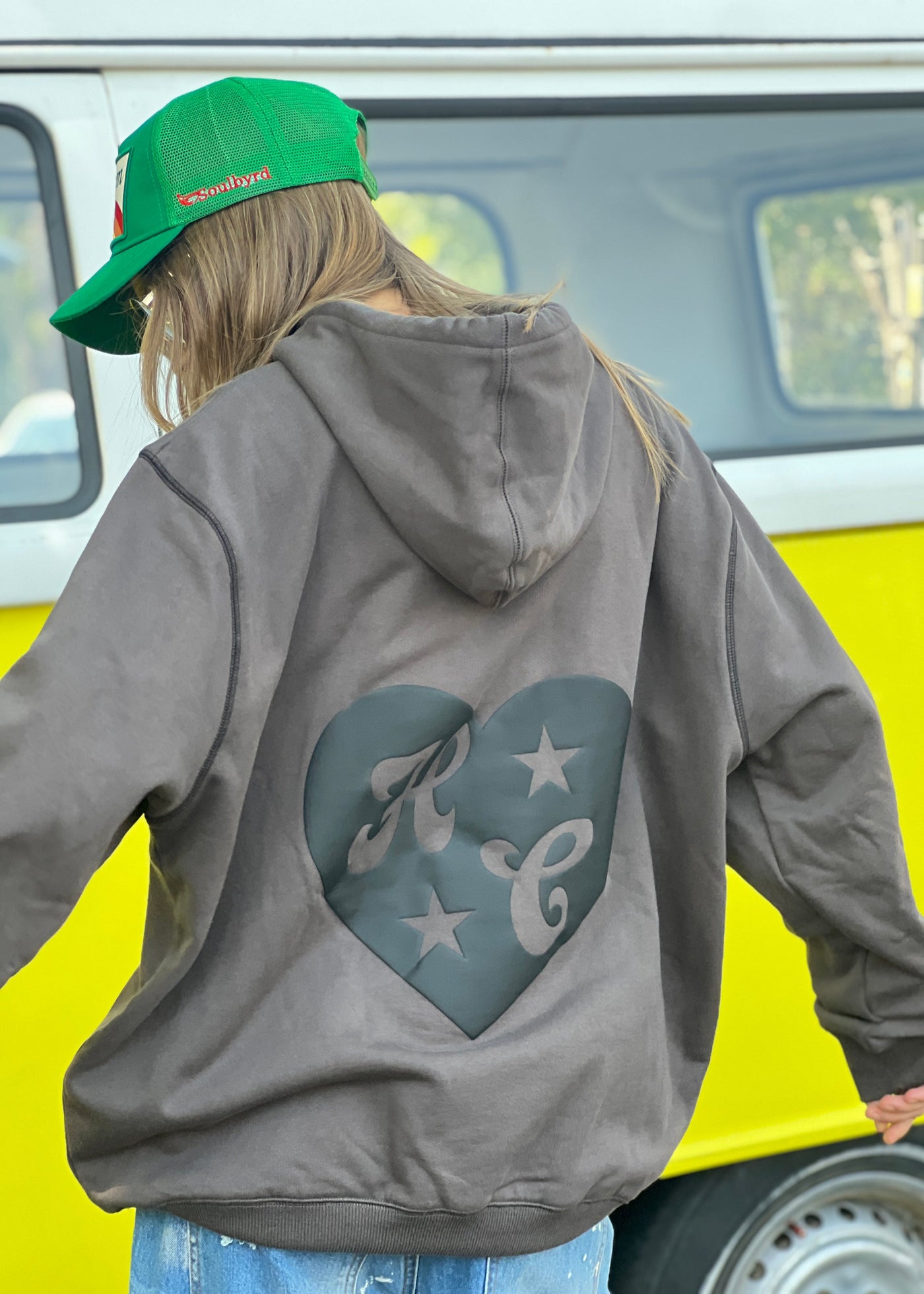 Hammill & Co Slouchy hoody with front pocket is featured in a soft unbrushed cotton with contrast white stitching around the sleeve.
Fit:Slouchy wider and longline silhouette
Features: Front kanga pocket, small puff print heart on the front left chest and larger puff print on the back featuring H&C.