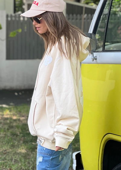 Hammill & Co Slouchy hoody with front pocket is featured in a soft unbrushed cotton with contrast white stitching around the sleeve.