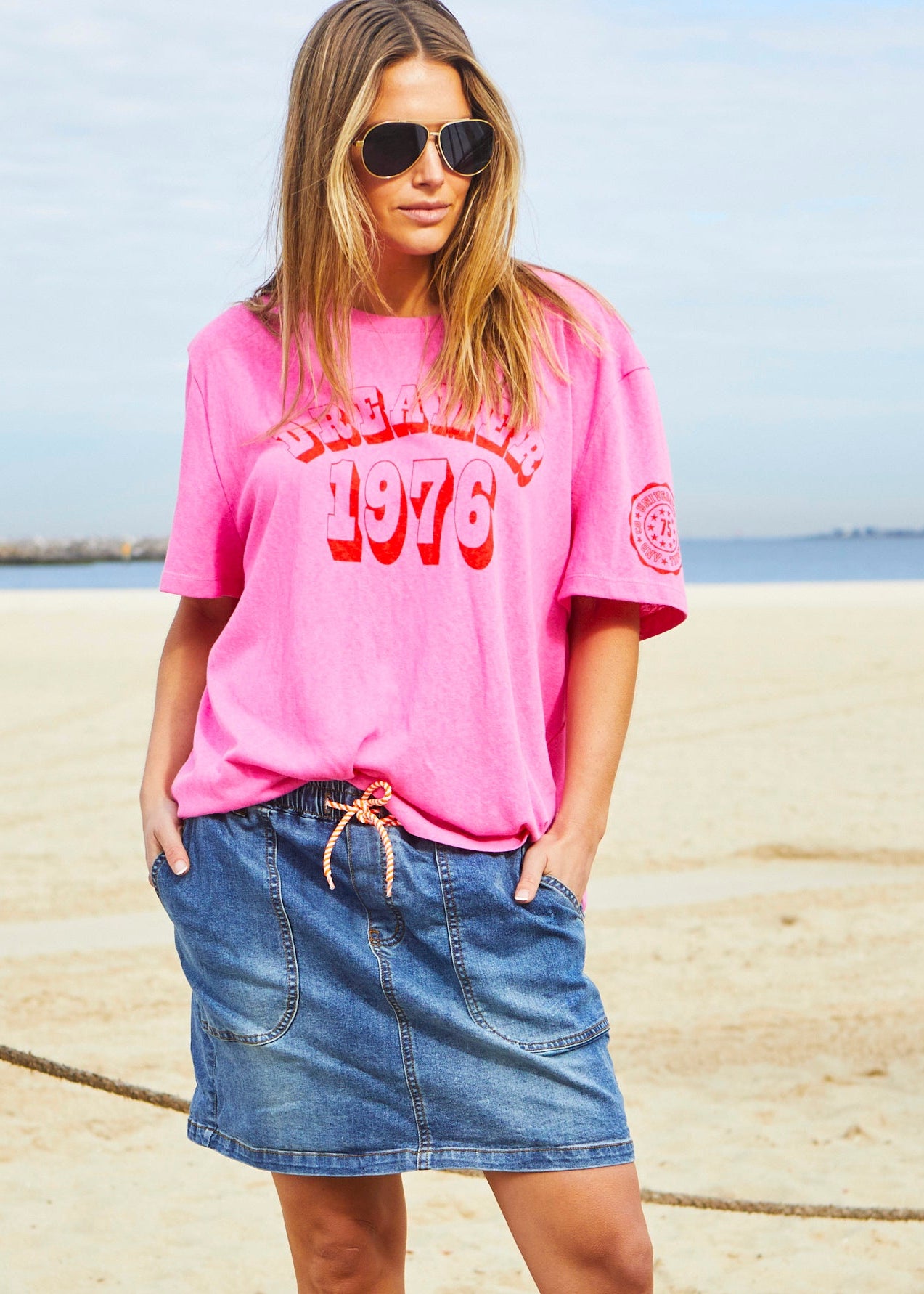 1976 DREAMER TEE - HOT PINK
