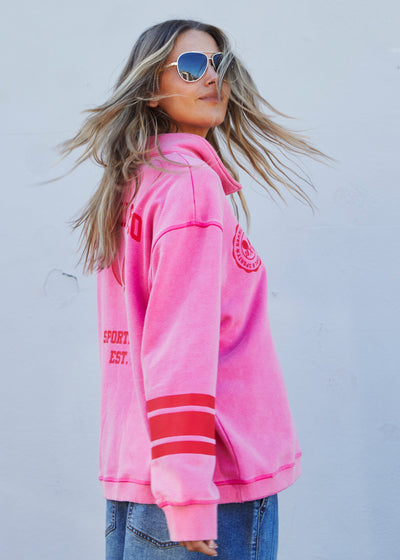 Hammill & Co Vintage wash is the feature of this sweat, soft, sun-fade tones in soft pink with highlight red print colours. Our newest best selling 1/2 zip style, which is slouchy, wider, long drop sleeves and relaxed waistband.