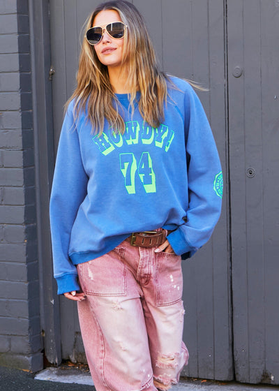 NEW HOWDY SWEAT - WASHED BLUE