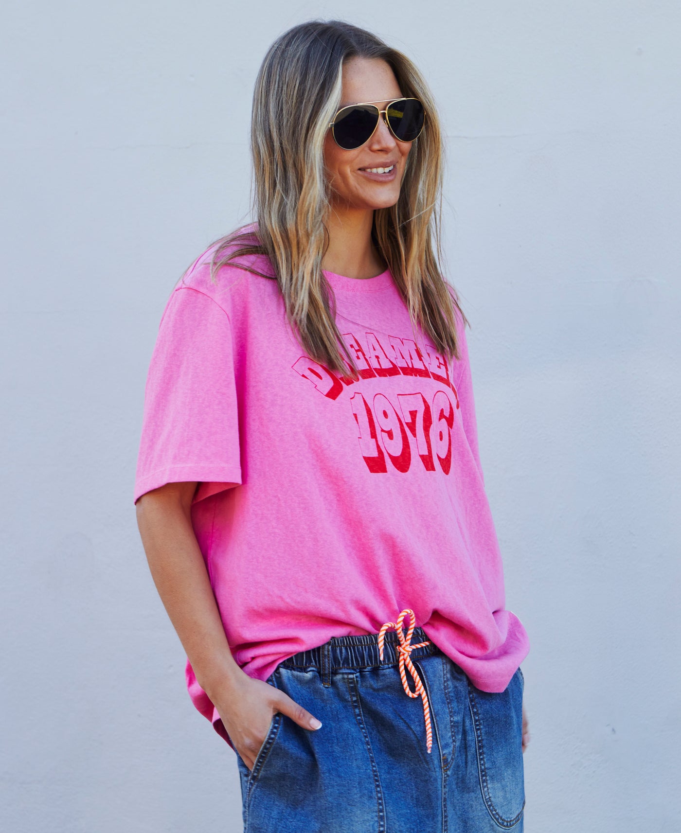 1976 DREAMER TEE - HOT PINK