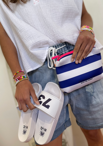 SMALL BLUE/WHITE POUCH