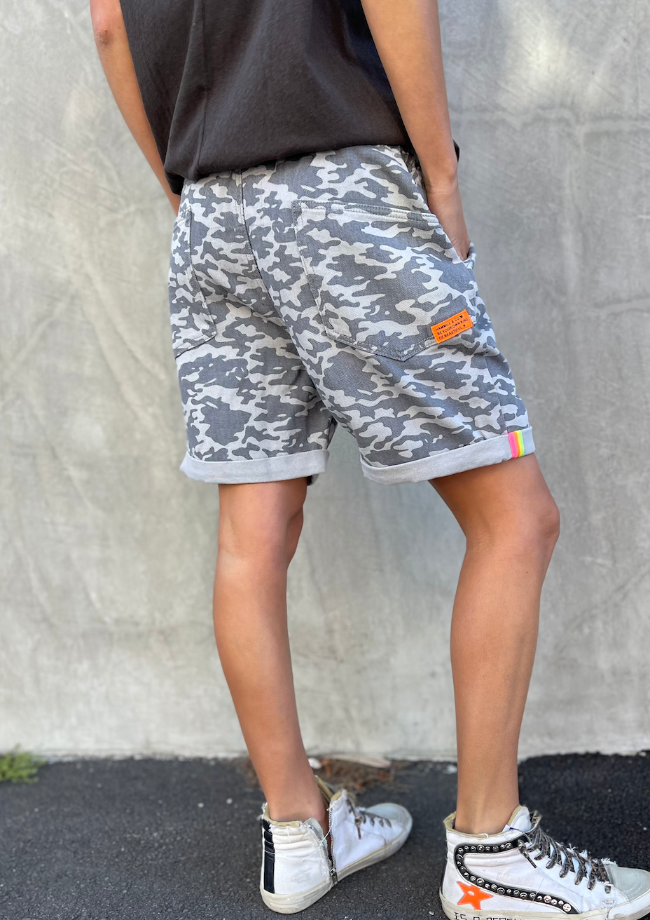 WASHED GREY SLOUCHY CAMO SHORT - SALE